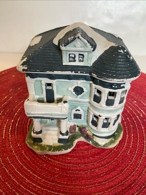 Vintage 1994 Mann Mini Christmas Mansion